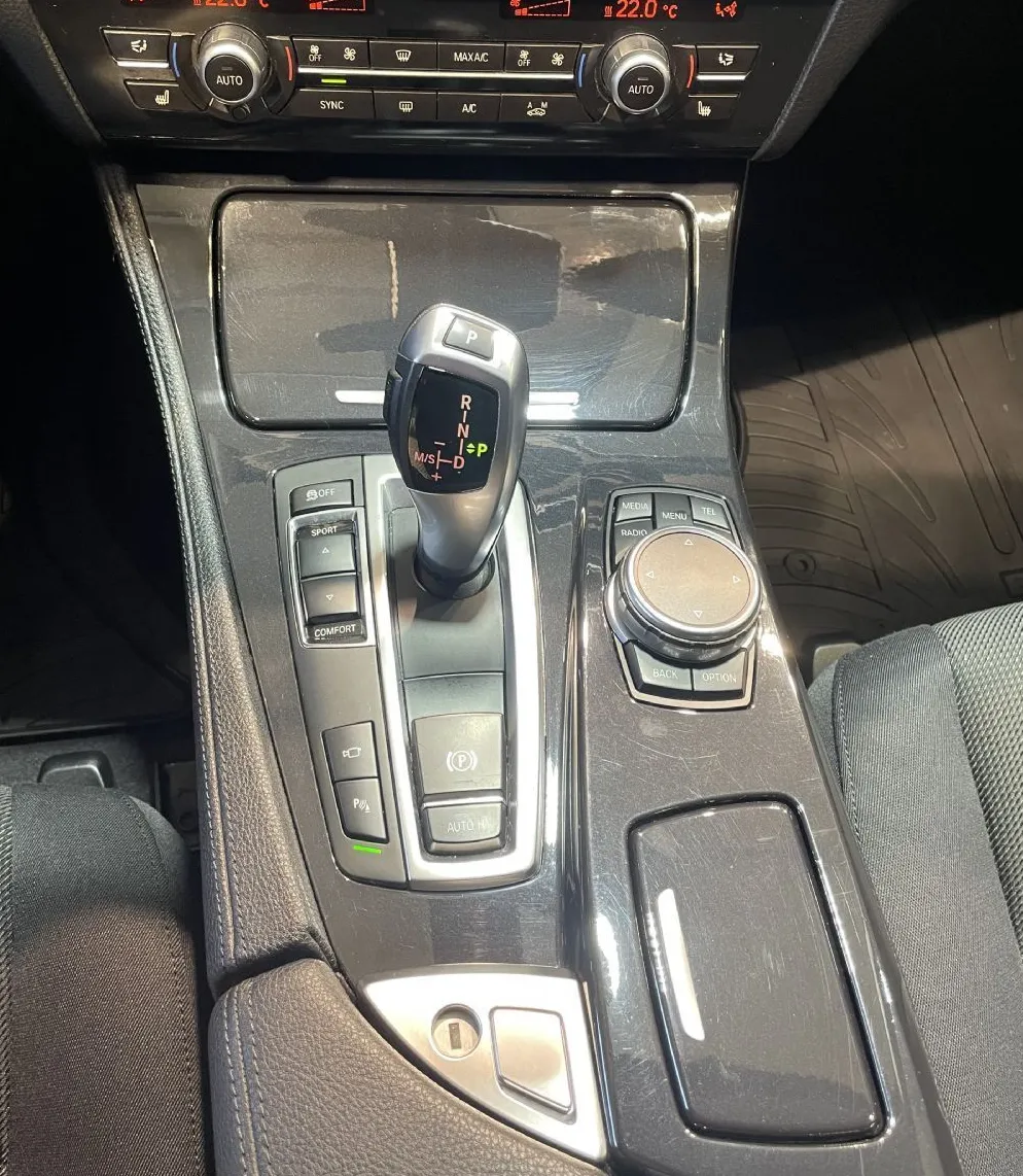 Zunanja slika - BMW Serija 5 - Touring: 520d-HEADUP-VIRTUAL-LANE-NAVI-RADAR-KAMERA-LED- - 14
