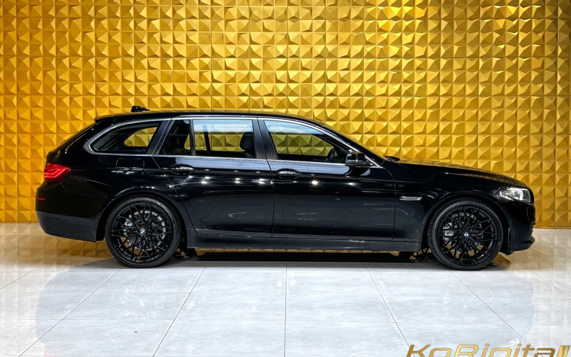 Notranja slika - BMW serija 5 Touring: - 520d AUT. GRETJE-NAVI.-EL PRTLAJZNIK-BREZ POLOGA.. - 12