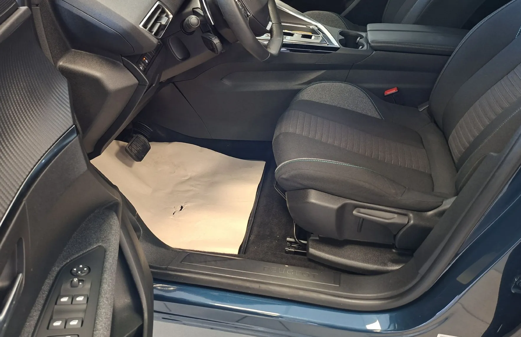 Zunanja slika - Peugeot 3008 - 1.2 PureTech 130 EAT8 Active Pack-FULL LED-NAVI- - 14