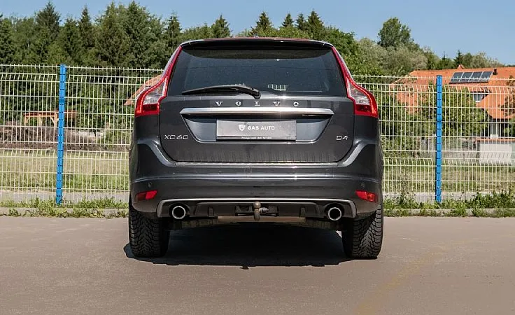 Zunanja slika - Volvo XC60 - D4 R-Design - 6