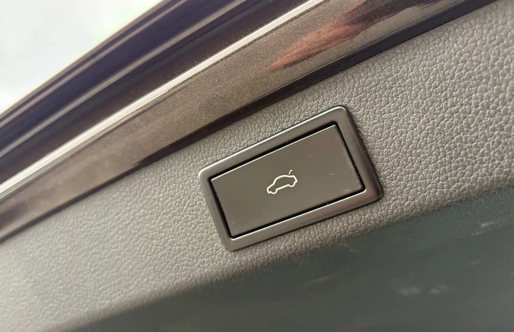 Zunanja slika - Škoda Superb - 2.0 TDI L K Combi DSG 4X4 ... - 13