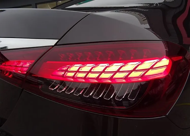 Zunanja slika - Mercedes-Benz E-Razred - E 220 d 9G TRONIC 200KM - LED - NAVI - 18 COL - - 20