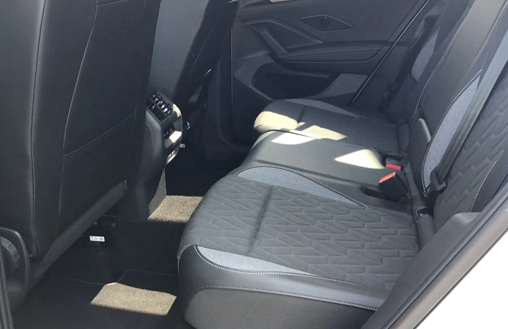 Zunanja slika - Volkswagen Tiguan - 2.0 TDI BMT Life DSG - 11