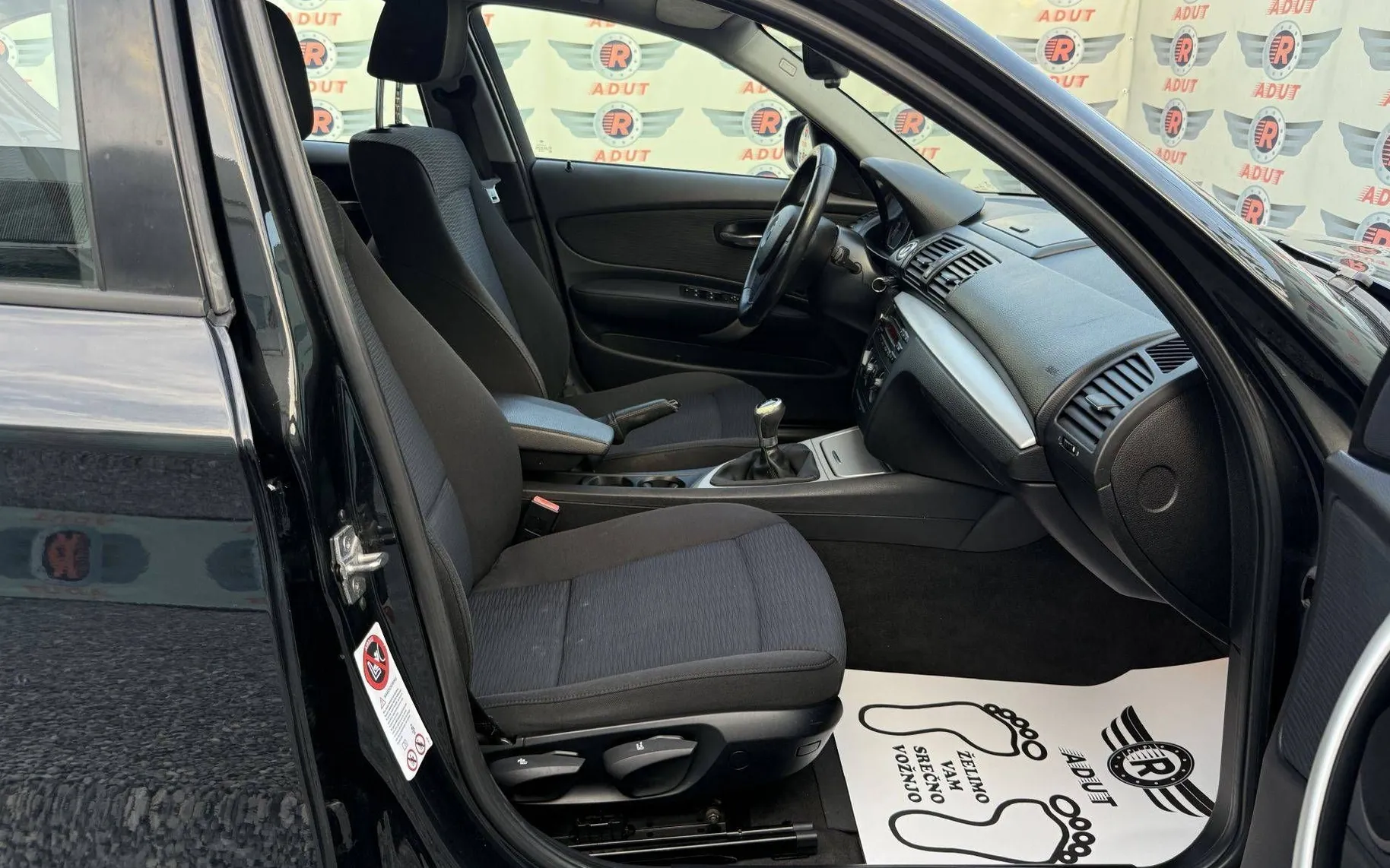 Zunanja slika - BMW Serija 1 - : 116d-PARK SENZ ZADAJ-TEMP-LEPO OHRANJEN... - 11