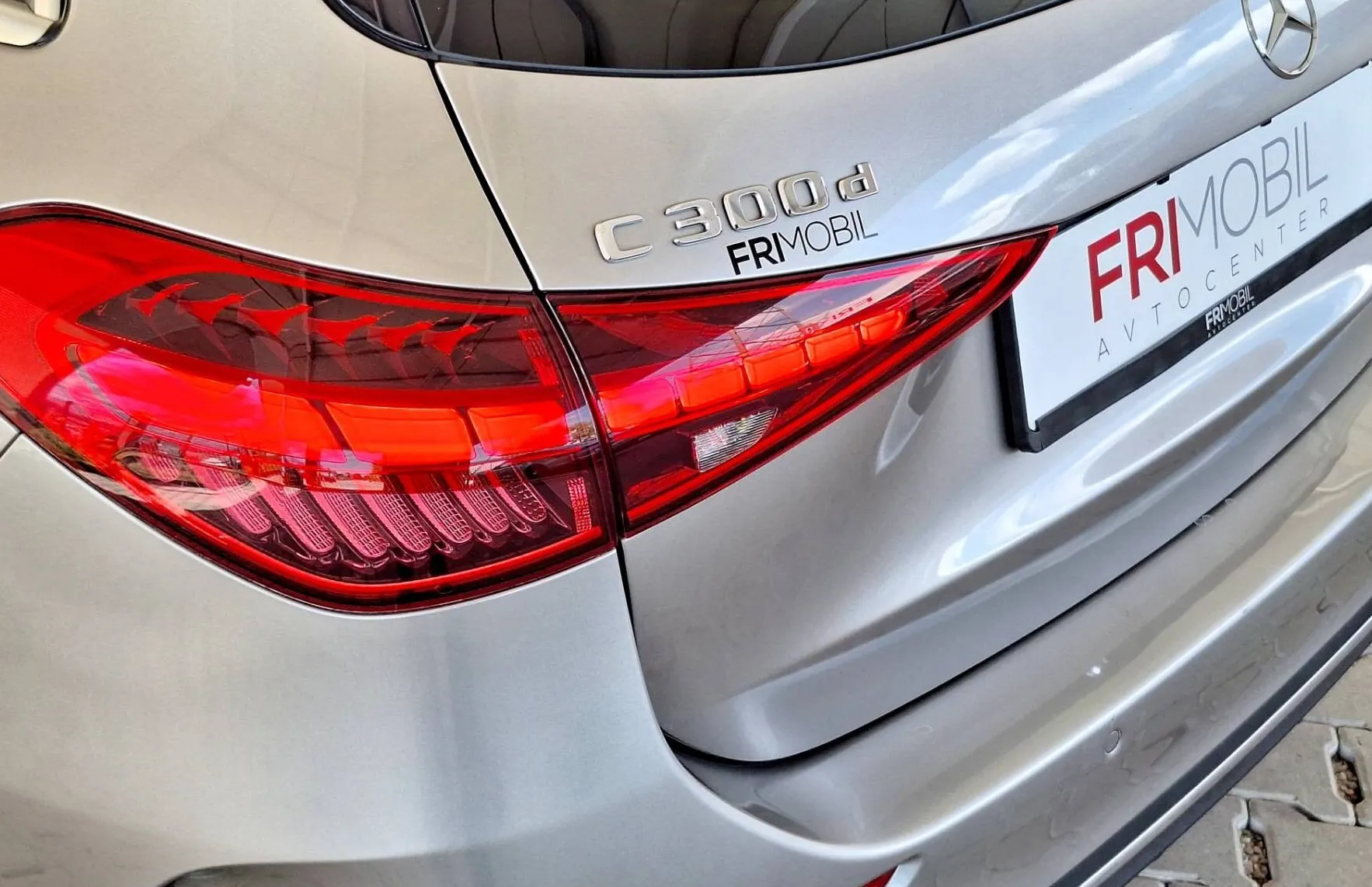 Zunanja slika - Mercedes-Benz C-Razred - C 300d AMG Line•AMBIENT•MRTVI KOTI•ACC• - 8