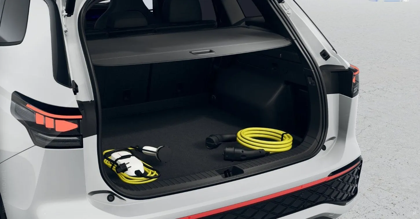 Notranja slika - Volkswagen Tayron - 1.5 TSI eHybrid R-Line DSG - 7