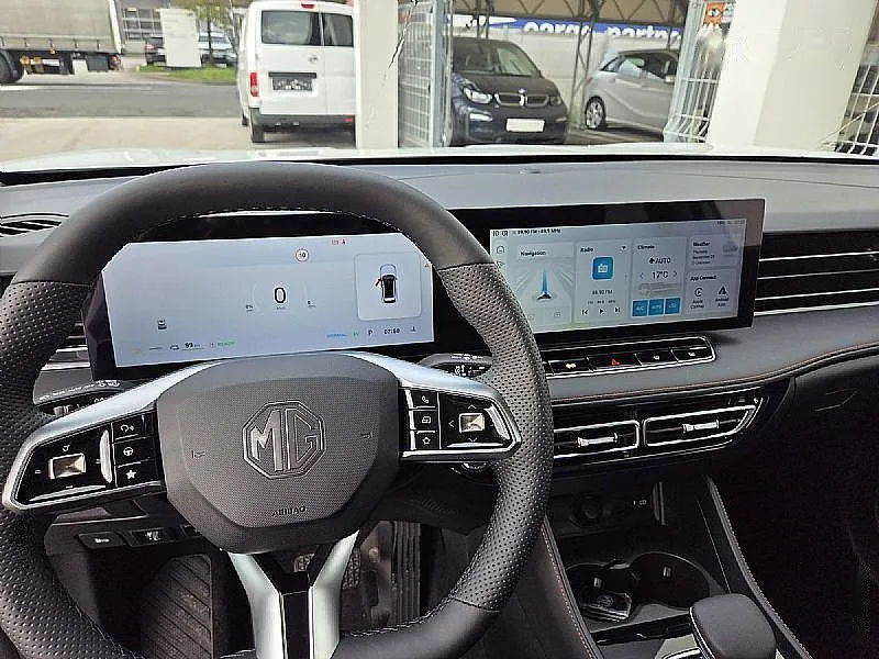Zunanja slika - MG EHS - HS Luxury priključni Hybrid + ZIMSKE PNEVMATIKE - 9