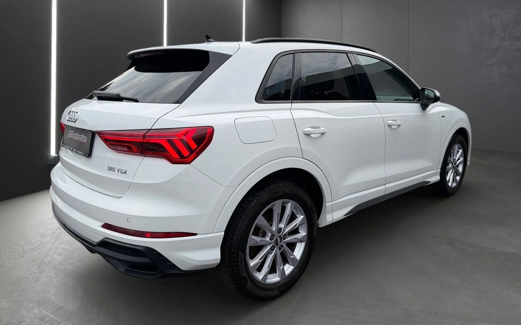 Zunanja slika - Audi Q3 - 35 TDI S line S tronic-SLO-ACC-Mrtvi kot-Ambient.. - 3