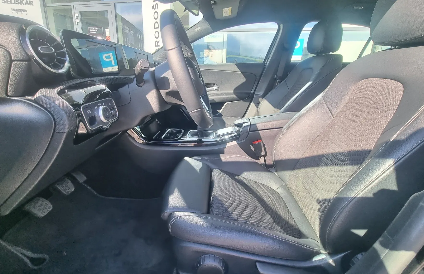 Zunanja slika - Mercedes-Benz A-Razred - A160 KAMERA-DAB-TEMPOMAT...  ODLIČNO OHRANJEN - 11