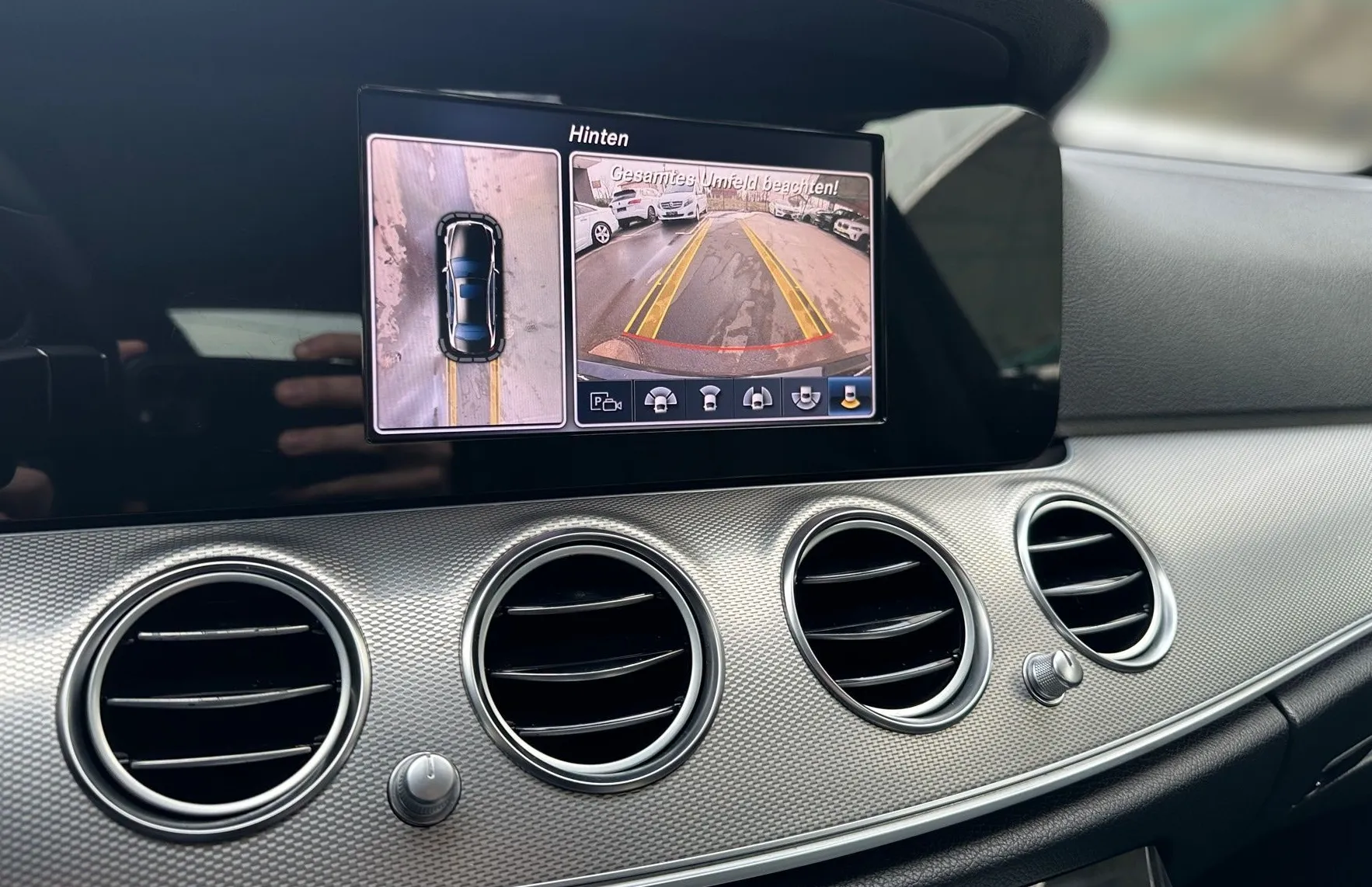 Zunanja slika - Mercedes-Benz E-Razred - E 220d FULL LED TEMPOMAT NAVI 360 KAMERA PDC - 16