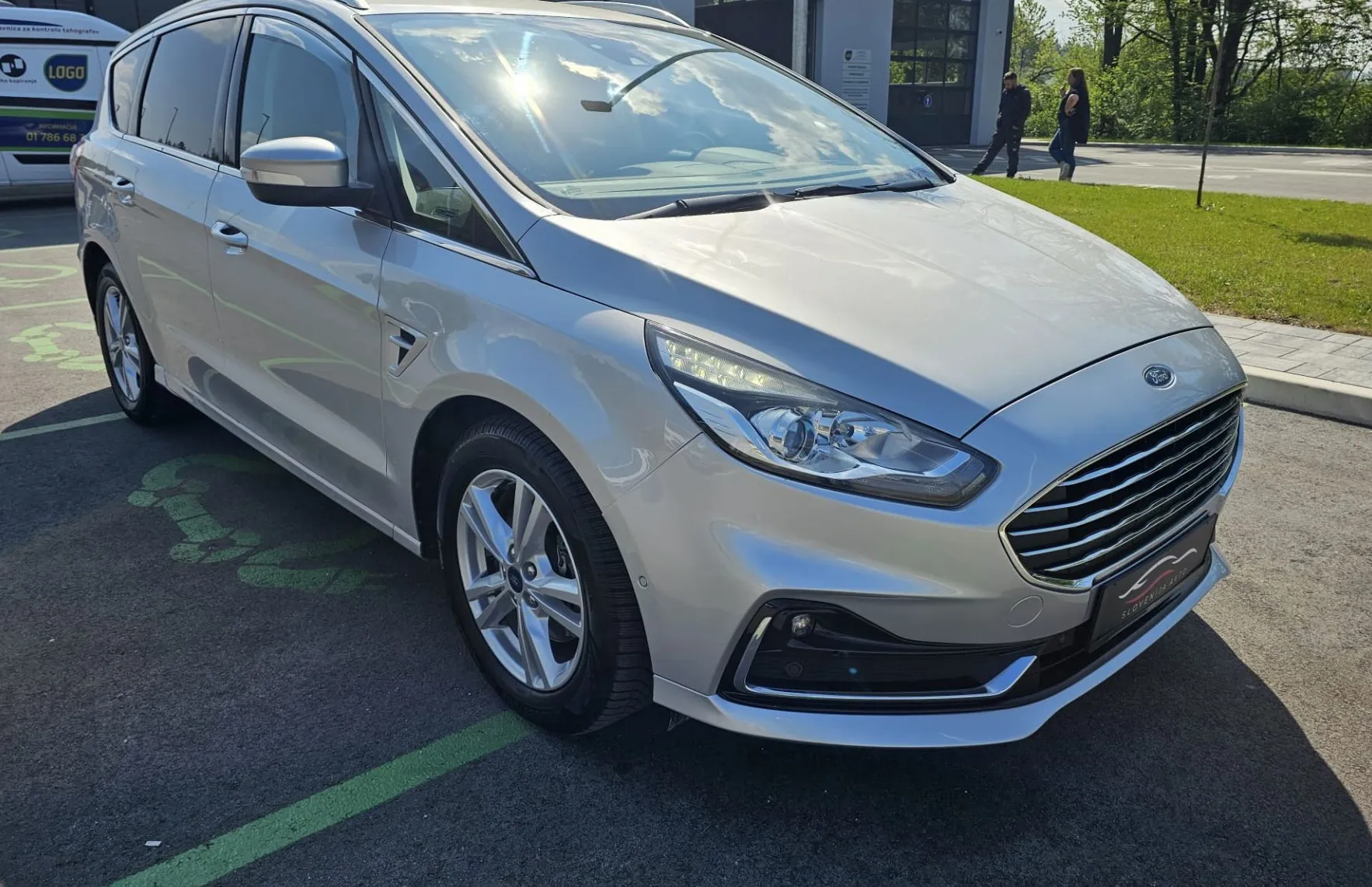 Zunanja slika - Ford S-MAX - 2.0 EcoBlue Titanium Auto|LED|ACC|kamera|NAVI|7sed - 2