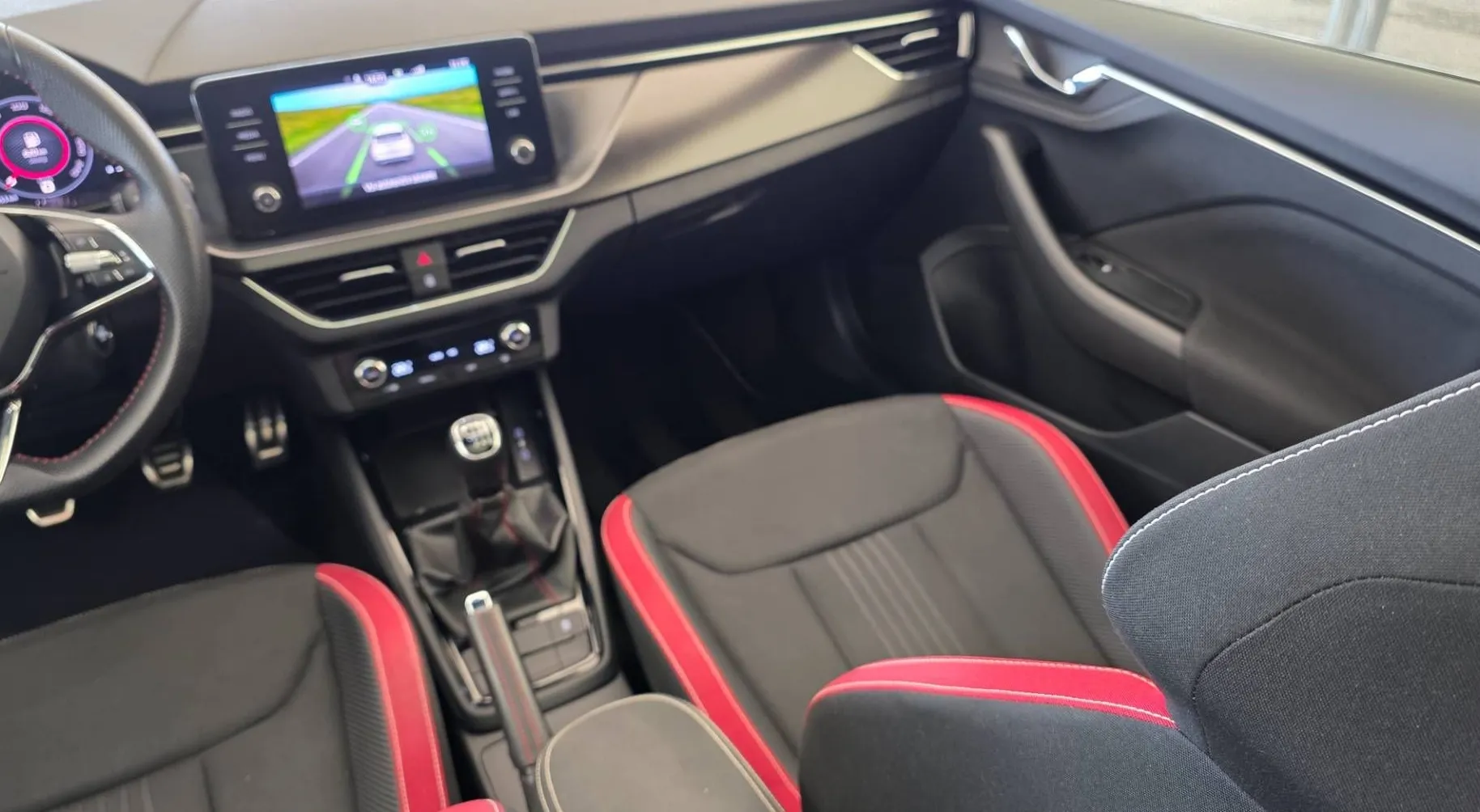 Notranja slika - Škoda Kamiq - 1.0 TSI Monte Carlo-1 Lastnik-SLO-Dod.kolesa zimsk - 10