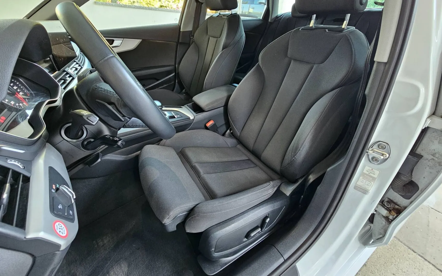 Notranja slika - Audi A4 Avant - TDI S-LINE |KAMERA|TEMPOMAT|AMBIENT|B O|TOP|NAVI| - 8