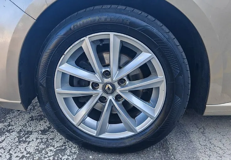 Zunanja slika - Renault Mégane - Megane Grandtour TCe 100 Limited 1 Lastnik Vlečna kljuka - 3