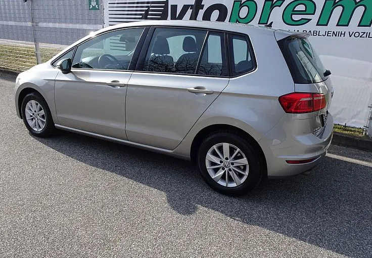 Zunanja slika - Volkswagen Golf - Sportsvan 1.6 TDI BMT avt. Highline 81  110 NAVI  SLO - 3