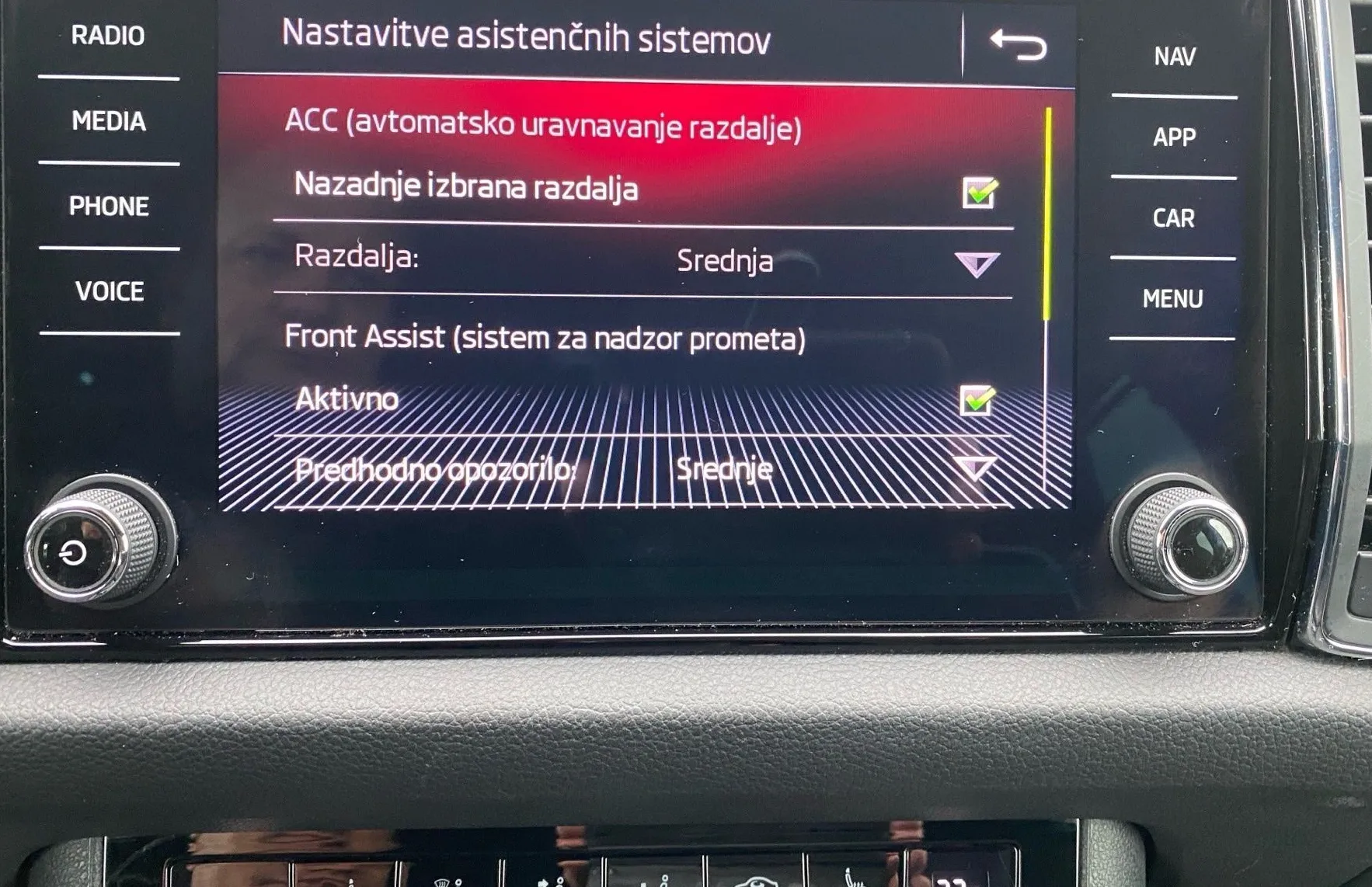Zunanja slika - Škoda Kodiaq - Sportline 2.0 TDI 110kW 4X4 DSG - 15