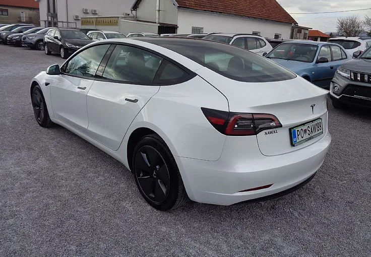 Zunanja slika - Tesla Model 3 - Long Range RWD - NA VOLJO ZA POSLOVNI NAJEM - 3