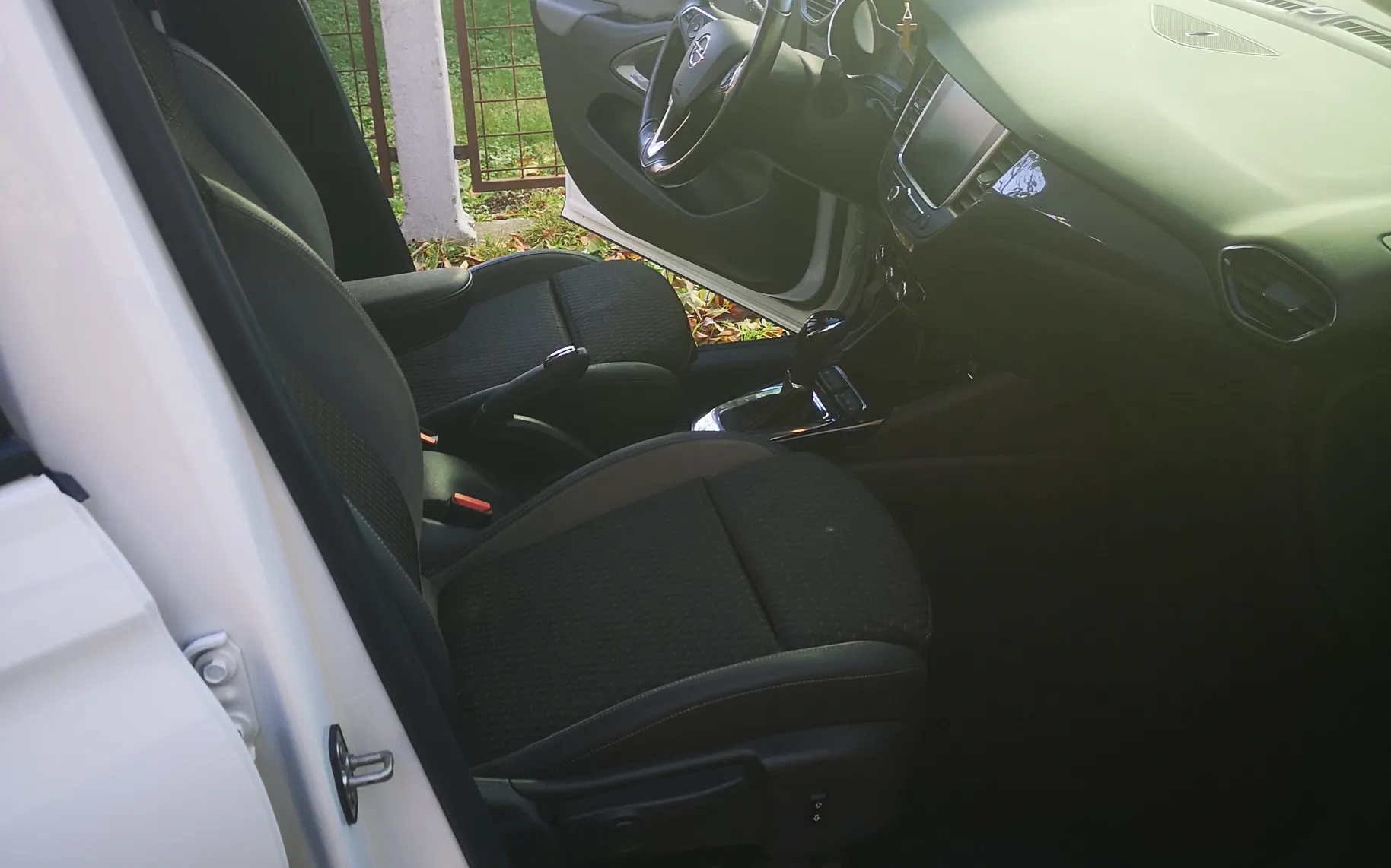 Zunanja slika - Opel Crossland X - 1.2 turbo innovation start stop Avt - 3