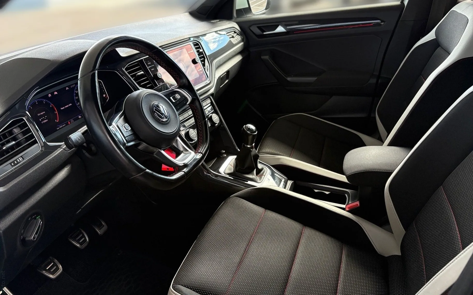 Notranja slika - Volkswagen T-Roc - 1.5 TSI Sport-SLO-Full LED-Drive Mode-Vl.kljuka - 7