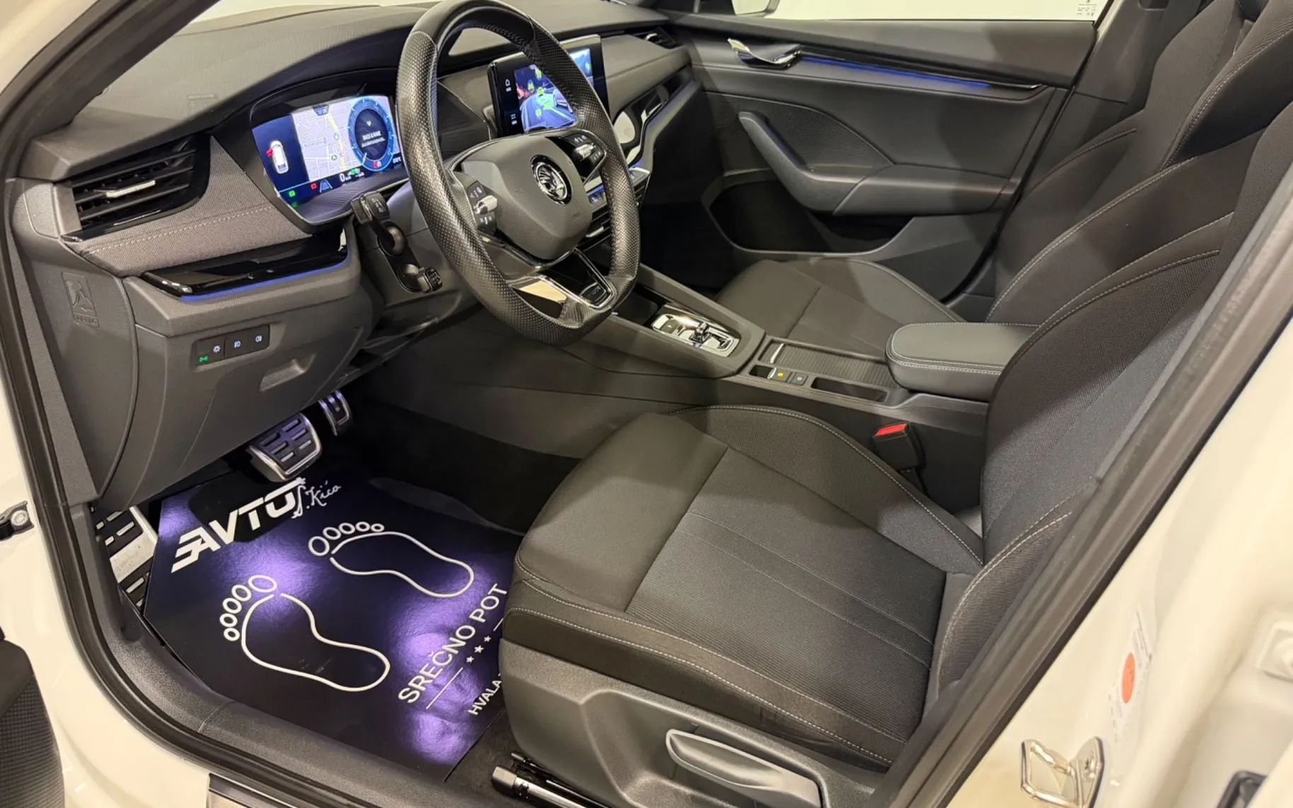 Notranja slika - Škoda Octavia - 2.0 TDI-SPORTLINE-VIRTUAL-PANO-MATRIX-KAMERA-DSG - 9