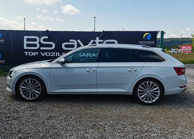 Zunanja slika - Škoda Superb - 2.0 TDI Style Combi110 kW XENON-ALU19-NAVI-VIRTUAL - 4