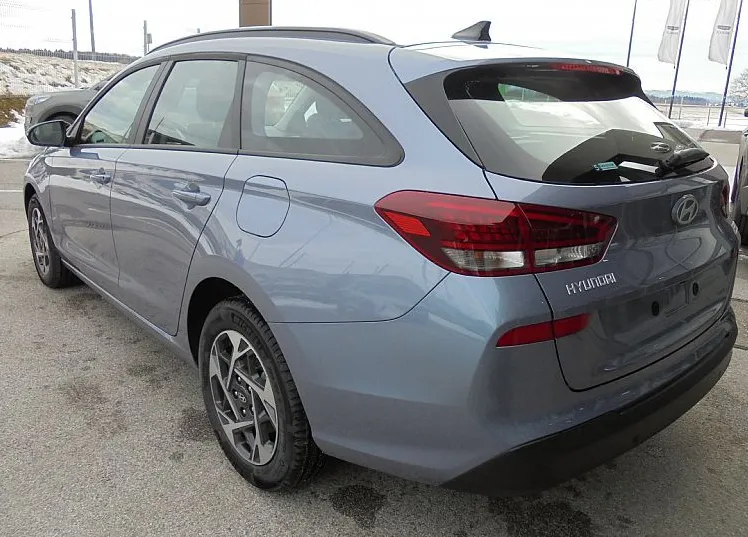 Zunanja slika - Hyundai i30 Wagon - 1.5 MPI 96 STYLE°16ALU˘Winter°RAC°rg° ZALOGA ° - 2