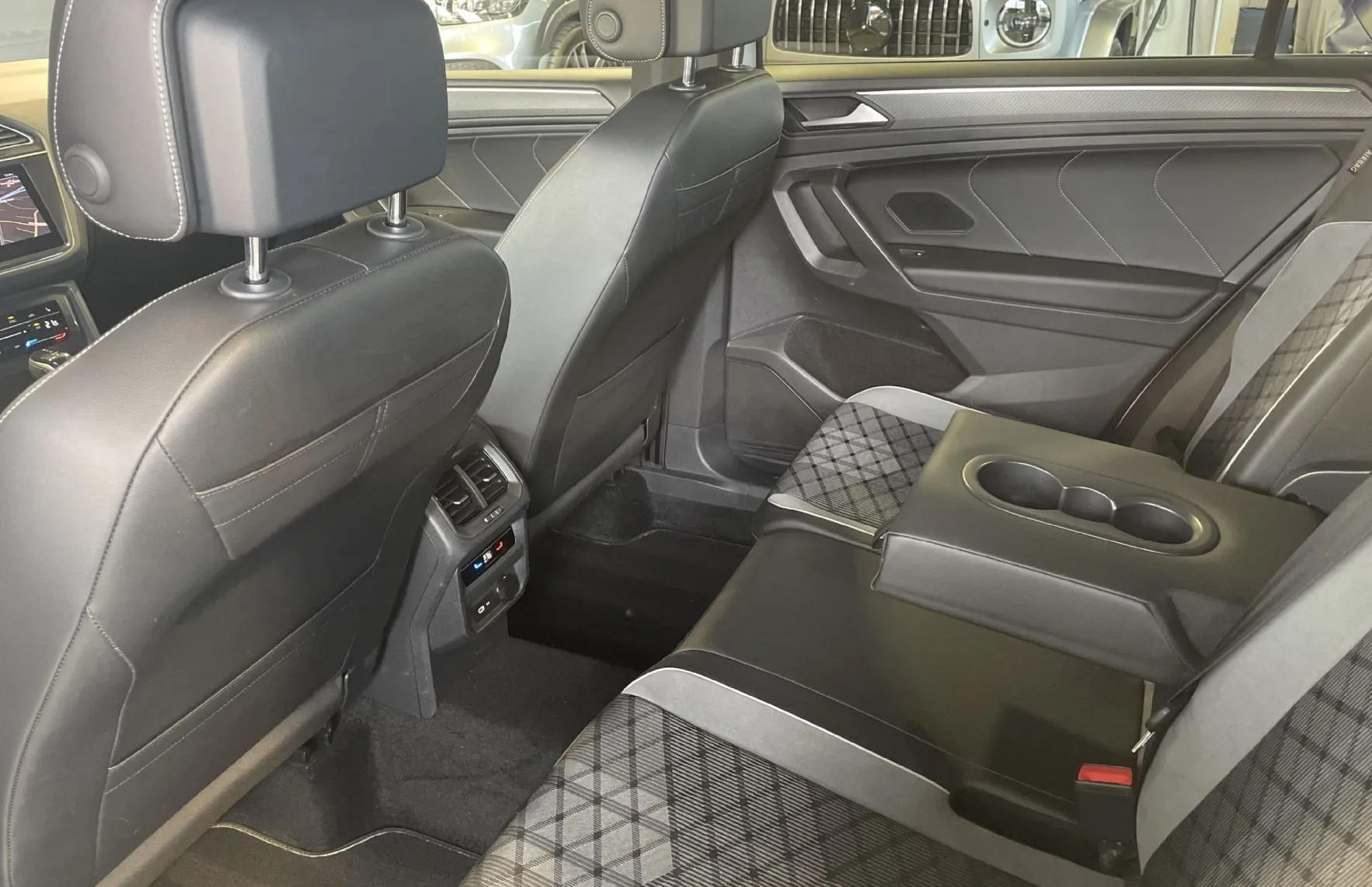 Zunanja slika - VW Tiguan Allspace - 4MOT R-LINE HEADUP-KEYLESS-VIRTUAL-360-KLJUKA-NAV - 18
