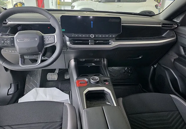 Zunanja slika - Jeep Compass - 1.2 DCT6 e-Hybrid 107kW FIRST EDITION - 7