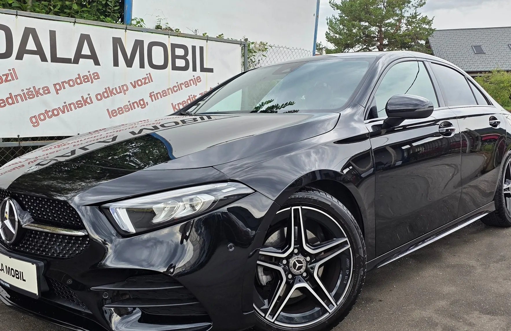 Zunanja slika - Mercedes-Benz A-Razred - A LIMUZINA 200 AMG AVT. LED-VIRTUAL-KAMERA-1.LAST - 19