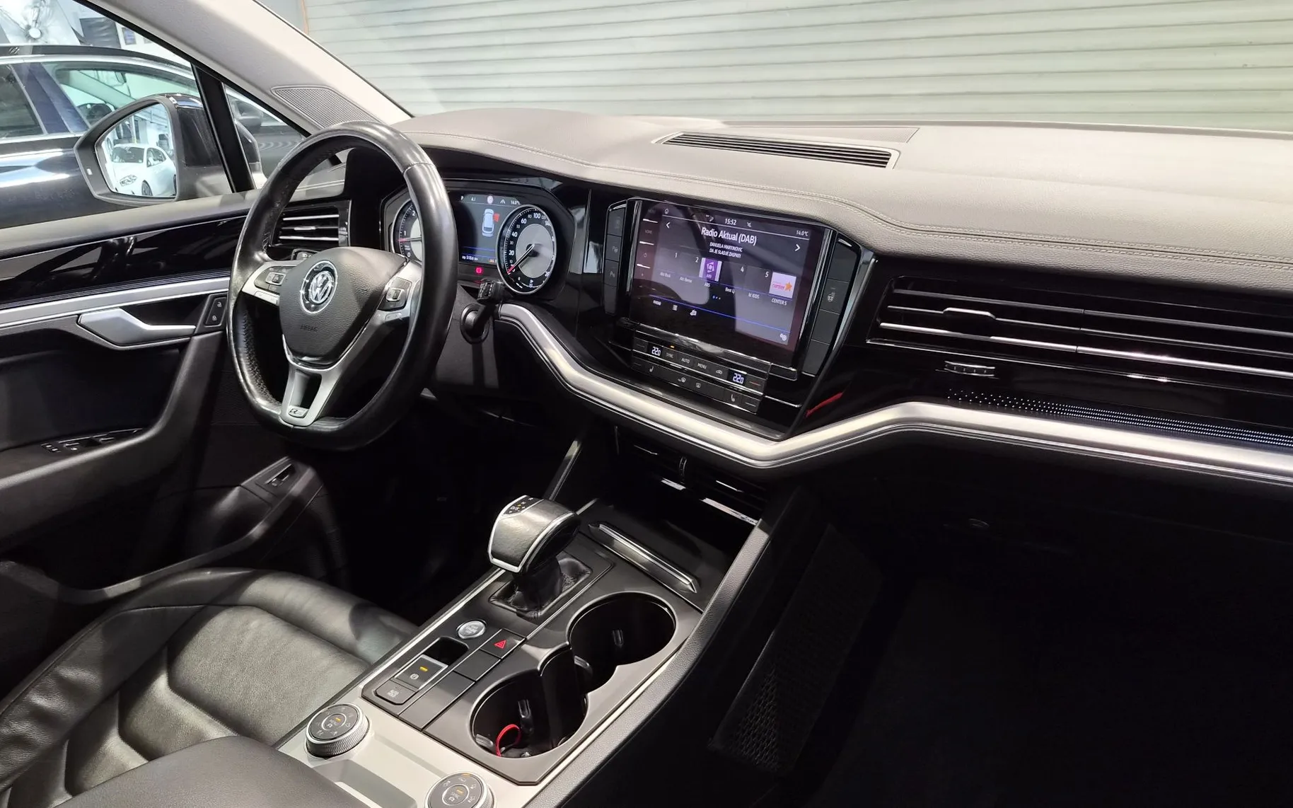 Zunanja slika - Volkswagen Touareg - 4motion V6 TDI BMT R-Line Tiptronic TEMP LUFT LED - 8