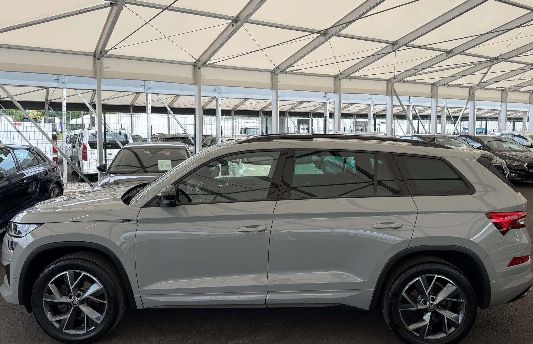 Zunanja slika - Škoda Kodiaq - Sportline 2.0 TDI DSG - USNJE - PANO - KAMERA - 3