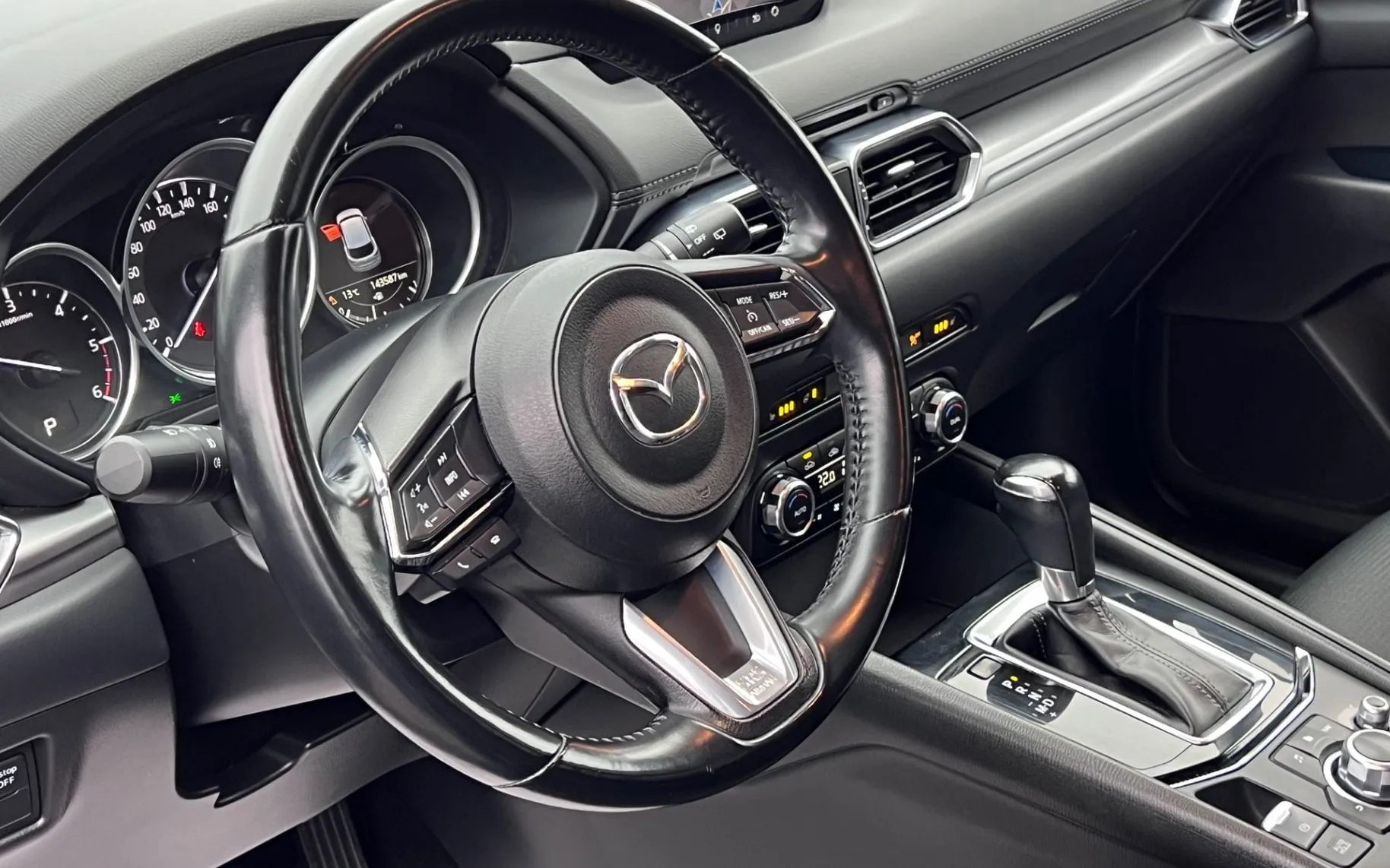 Notranja slika - Mazda CX-5 - 2.2 CD+TAKUMI+4WD+1.LAST+SLO+NAVI+HEAD UP - 11