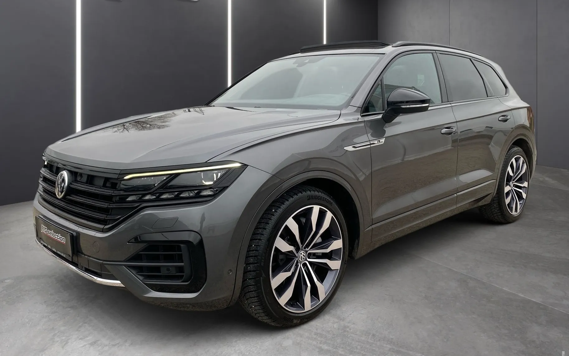 Zunanja slika - Volkswagen Touareg - V6 TFSI R-Line Panorama - Zračno - Night vision - 1