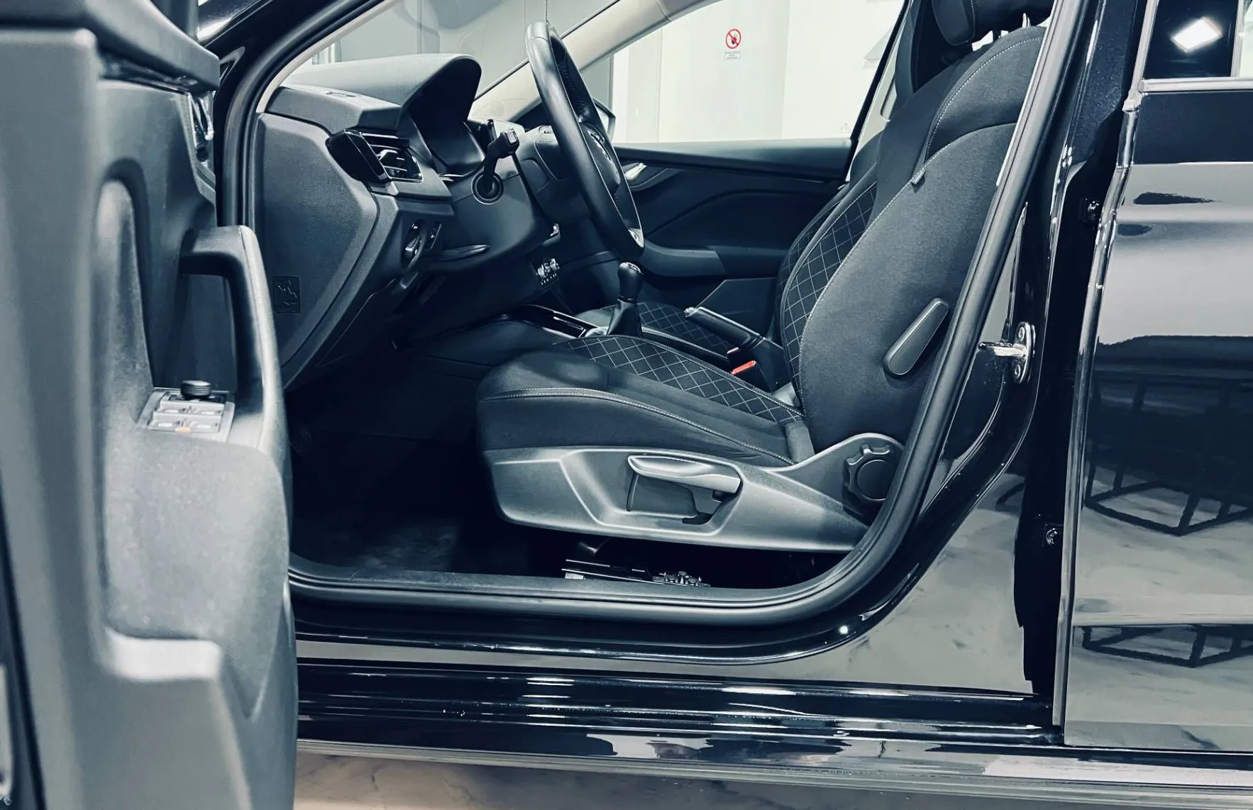Zunanja slika - Škoda Kamiq - Active 1.0 TSI-SAMO 56000KM-LED-PDC-GRETJE SEDEŽ - 7