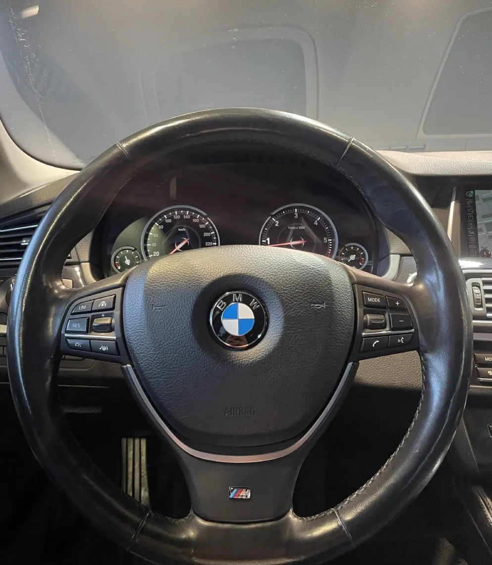 Zunanja slika - BMW Serija 5 - Touring: 520d-HEADUP-VIRTUAL-LANE-NAVI-RADAR-KAMERA-LED- - 11