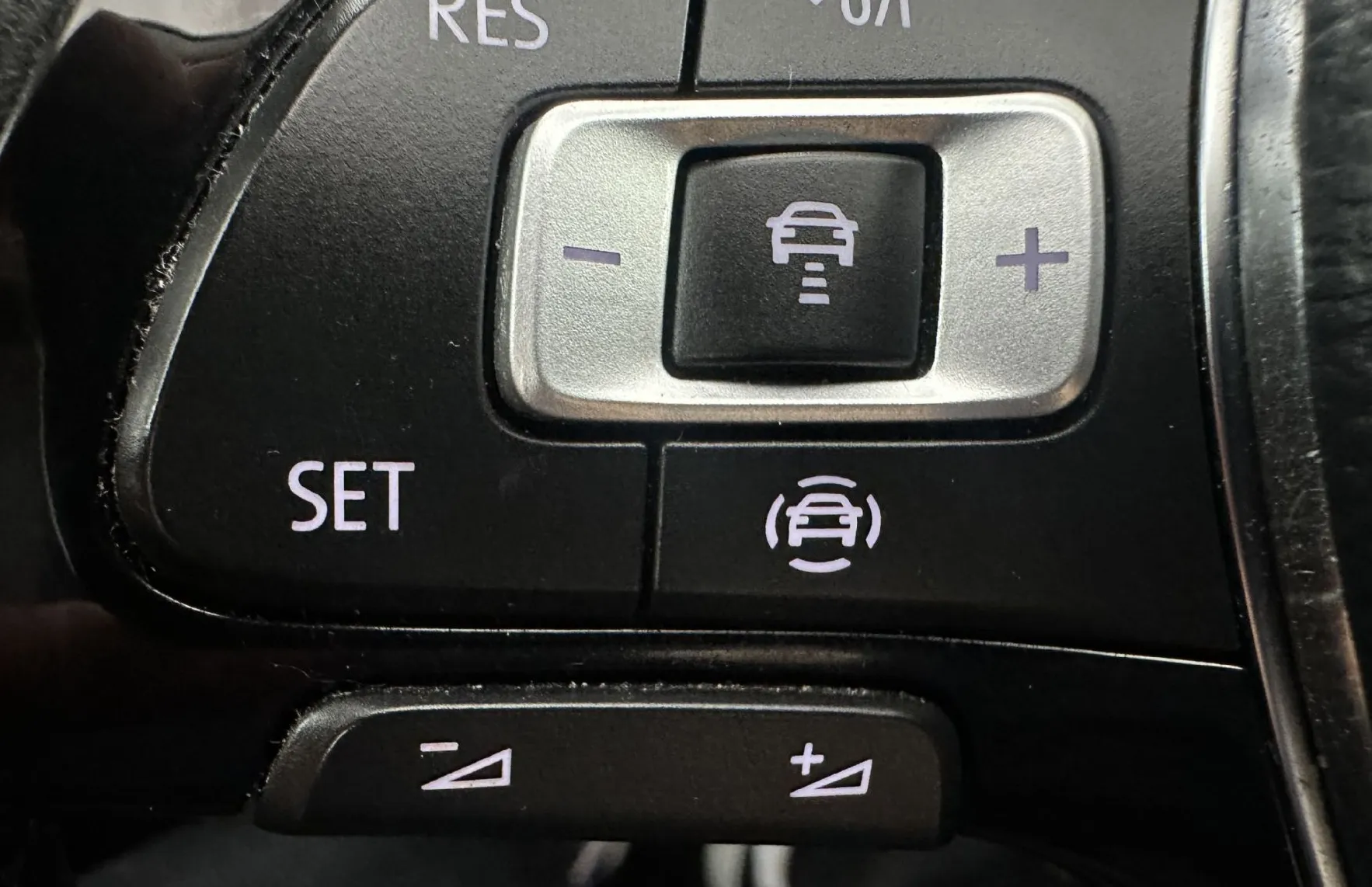 Zunanja slika - Volkswagen Tiguan Allspace - 2.0 TDI SCR DSG7 IQ.Drive.PANORAMA.NAVI.KAMERA.AC - 13