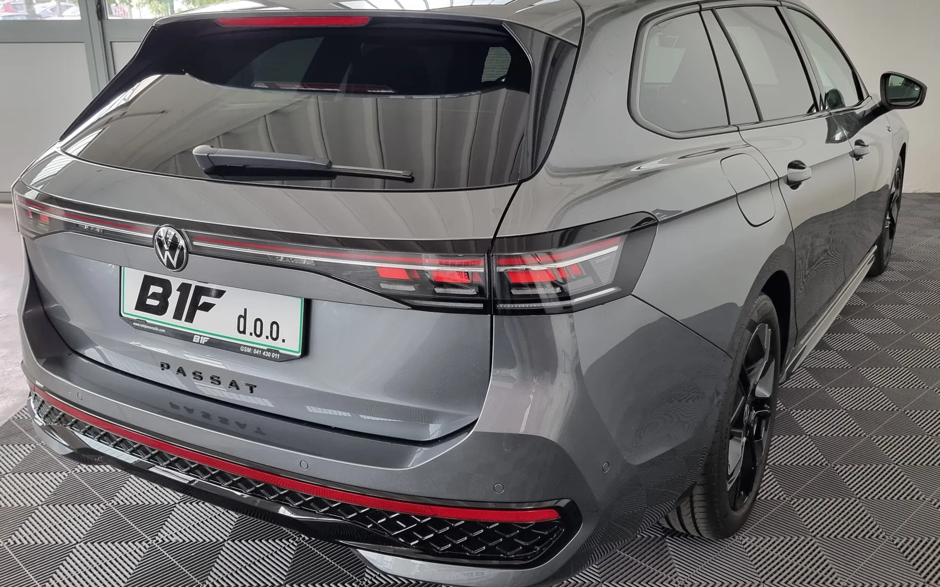 Zunanja slika - Volkswagen Passat - Variant 1.5 eTSI R-Line DSG 110kW - 7