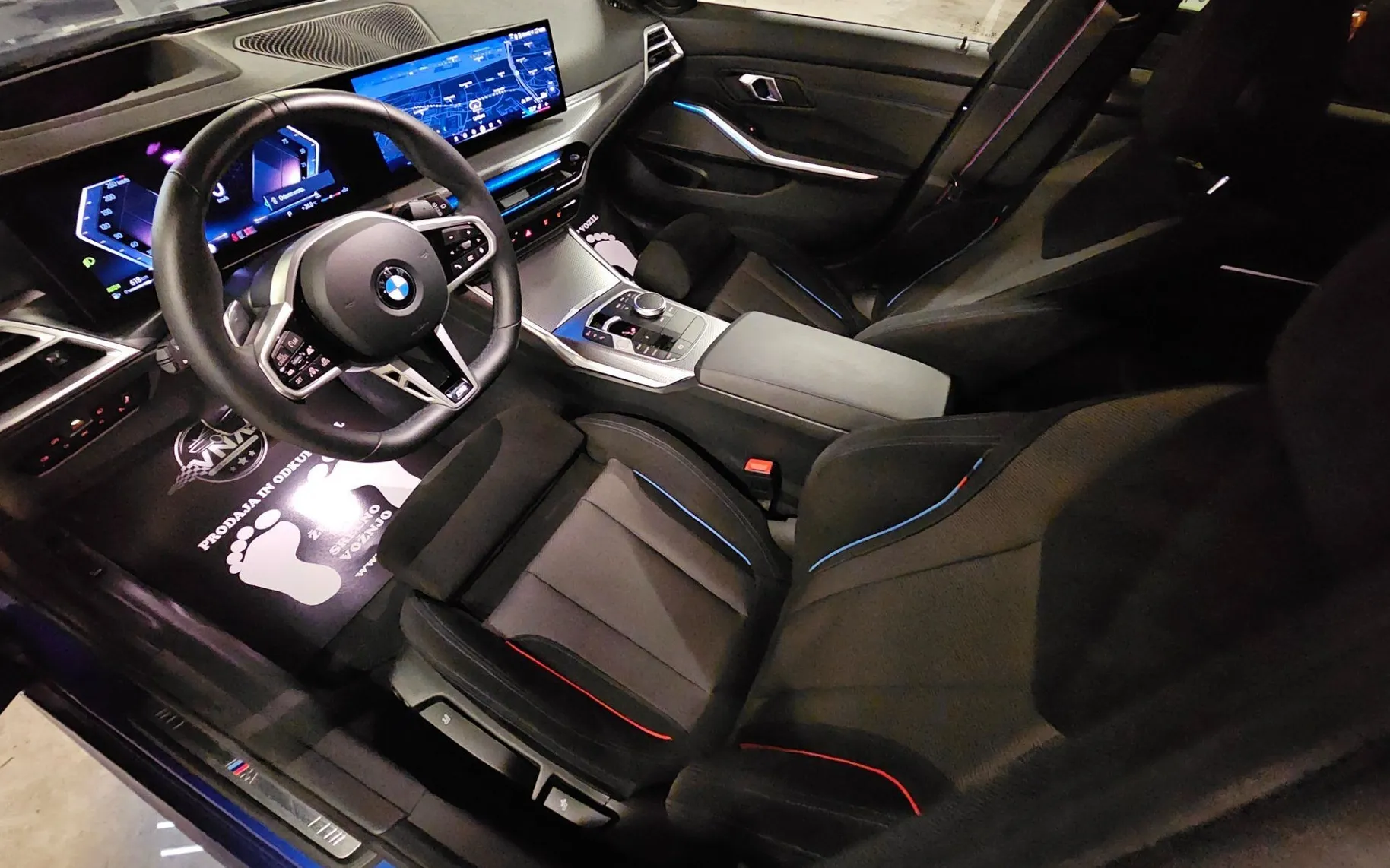 Notranja slika - BMW serija 3 Touring: - serija 3  320d xDrive |M-OPTIC|PANO|3D-KAM|RADAR| - 7