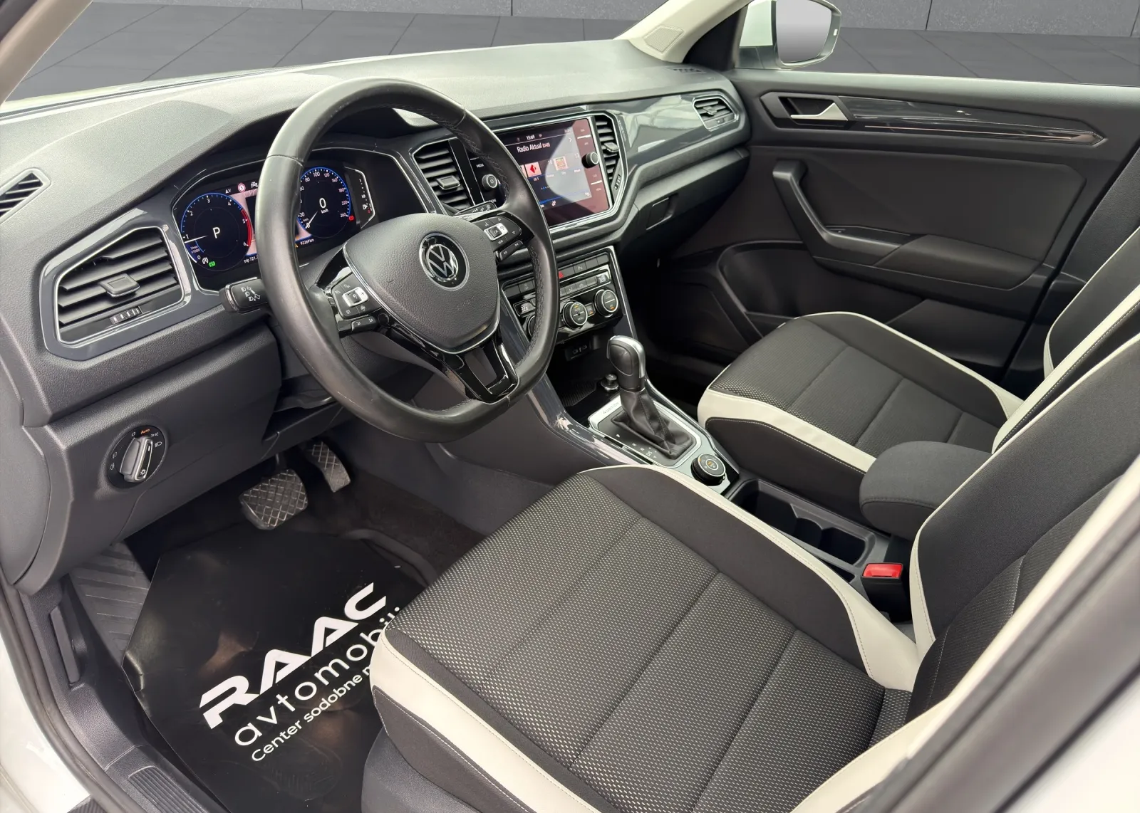 Zunanja slika - Volkswagen T-Roc - 2,0 TDI BMT Style DSG 4M AUT - 6