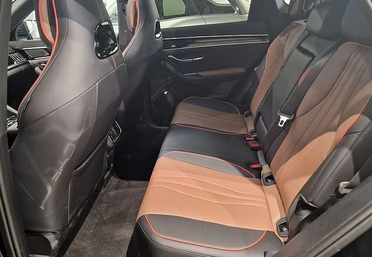 Zunanja slika - BYD SEAL U - DM-i DESIGN AWD PHEV 238kW  skupni doseg 870 km - 8