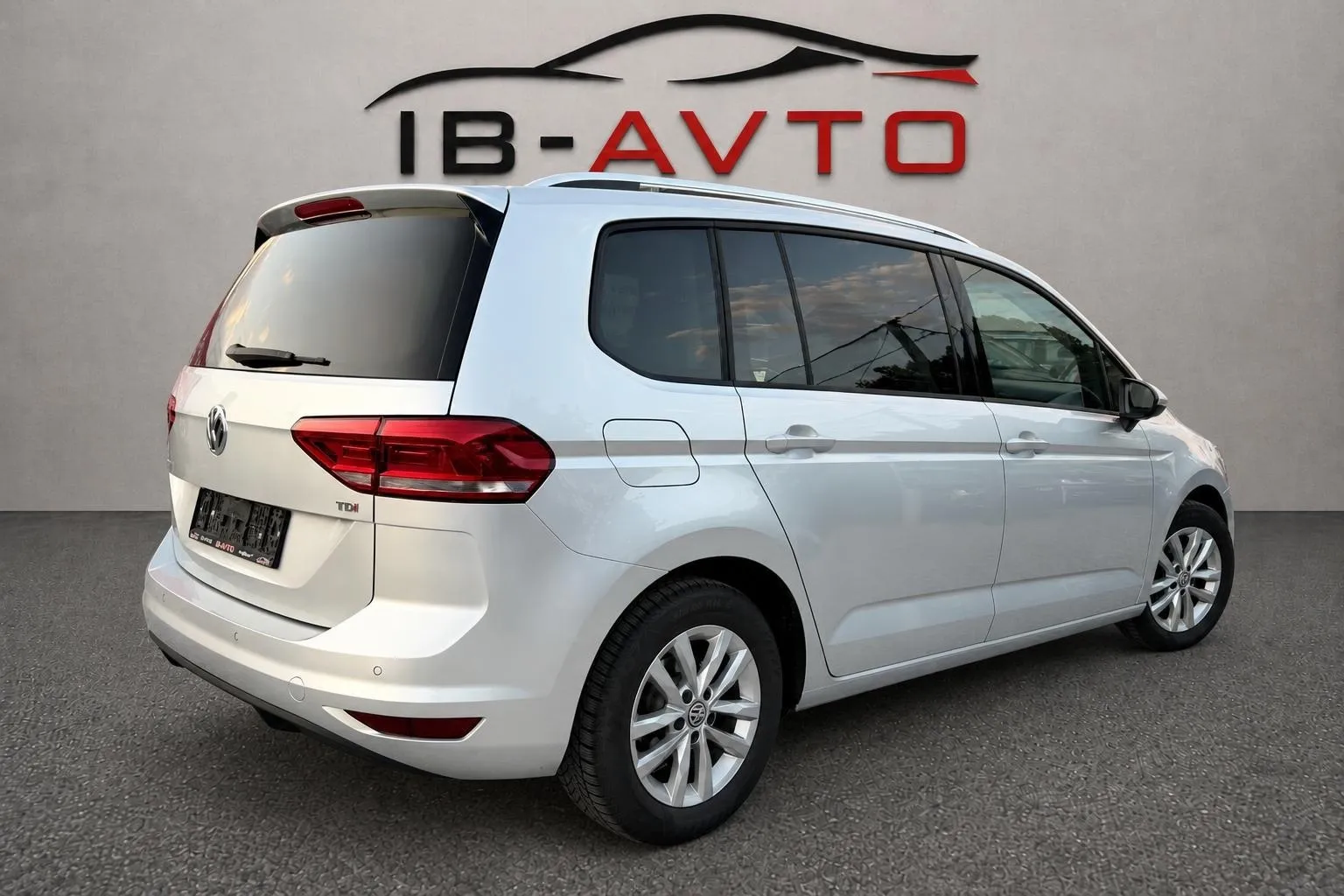 Zunanja slika - Volkswagen Touran - 1.6 TDI - 4
