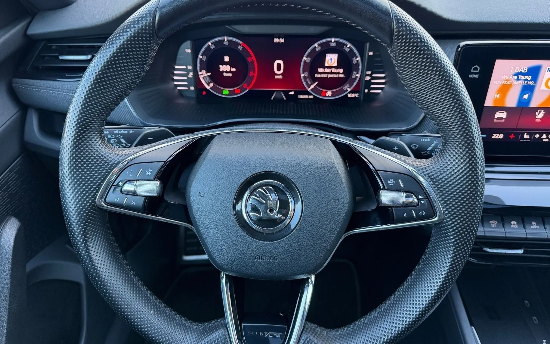 Notranja slika - Škoda Octavia - Combi 2.0 TDI Sportline DSG-Panorama-Vlečna klju - 7