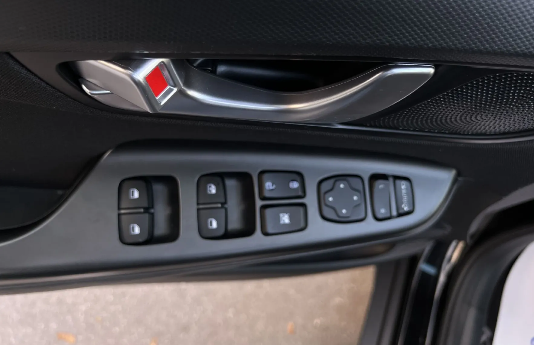 Zunanja slika - Hyundai Kona - 1.6 CRDI 136 MHEV od 1 lastnika 1 letna garancija - 20