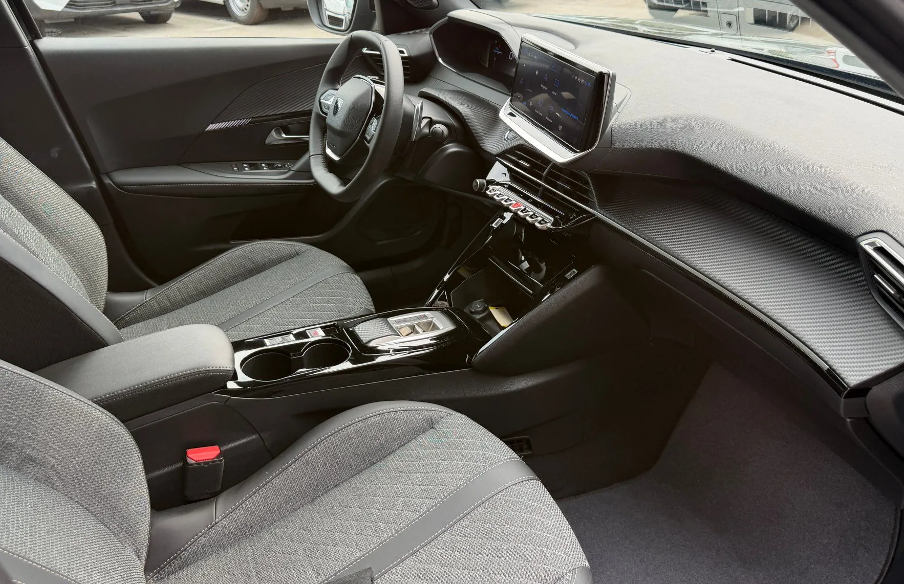 Zunanja slika - Peugeot 2008 - 1.2 MHEV  136  145 Allure Avt. - 13