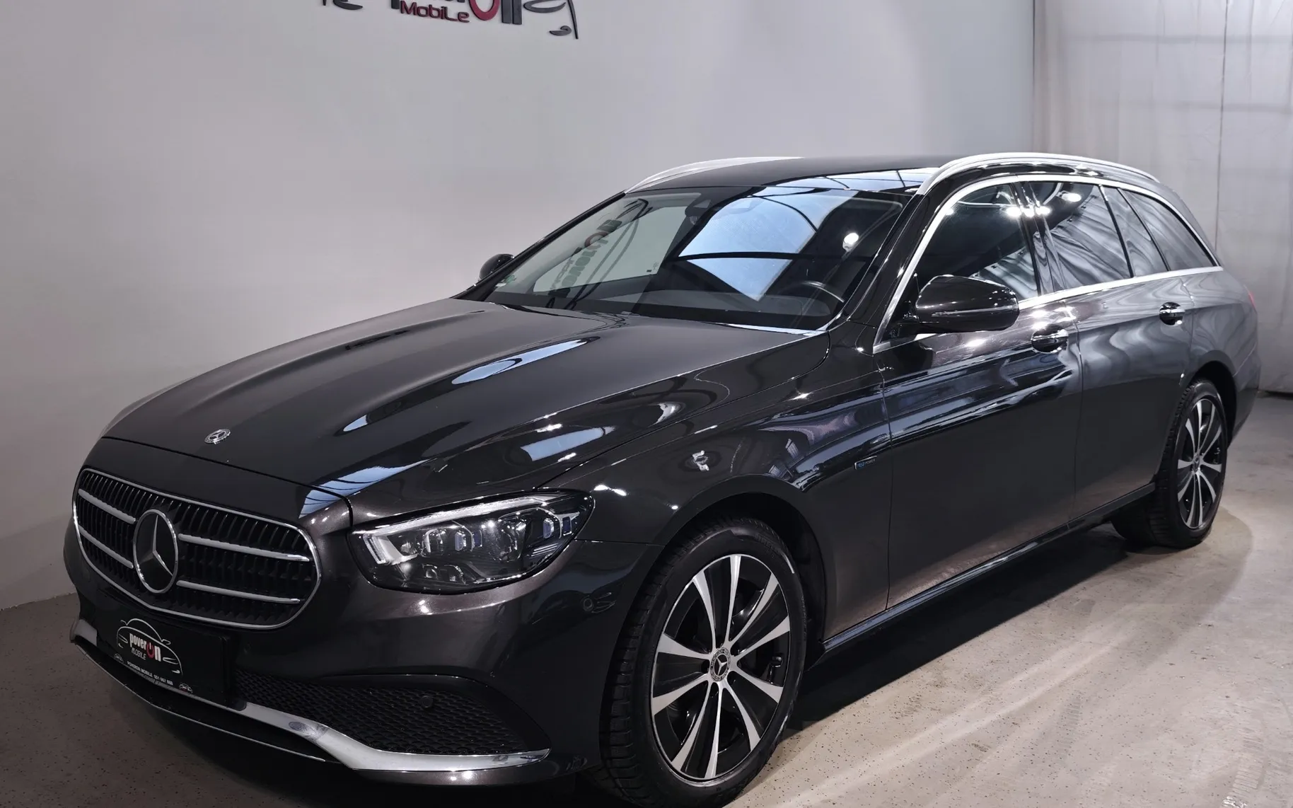 Zunanja slika - Mercedes-Benz E-Class - E300e PHEV ACC KAM NAVI LED PDC LANE VIRTUAL USNJE - 1