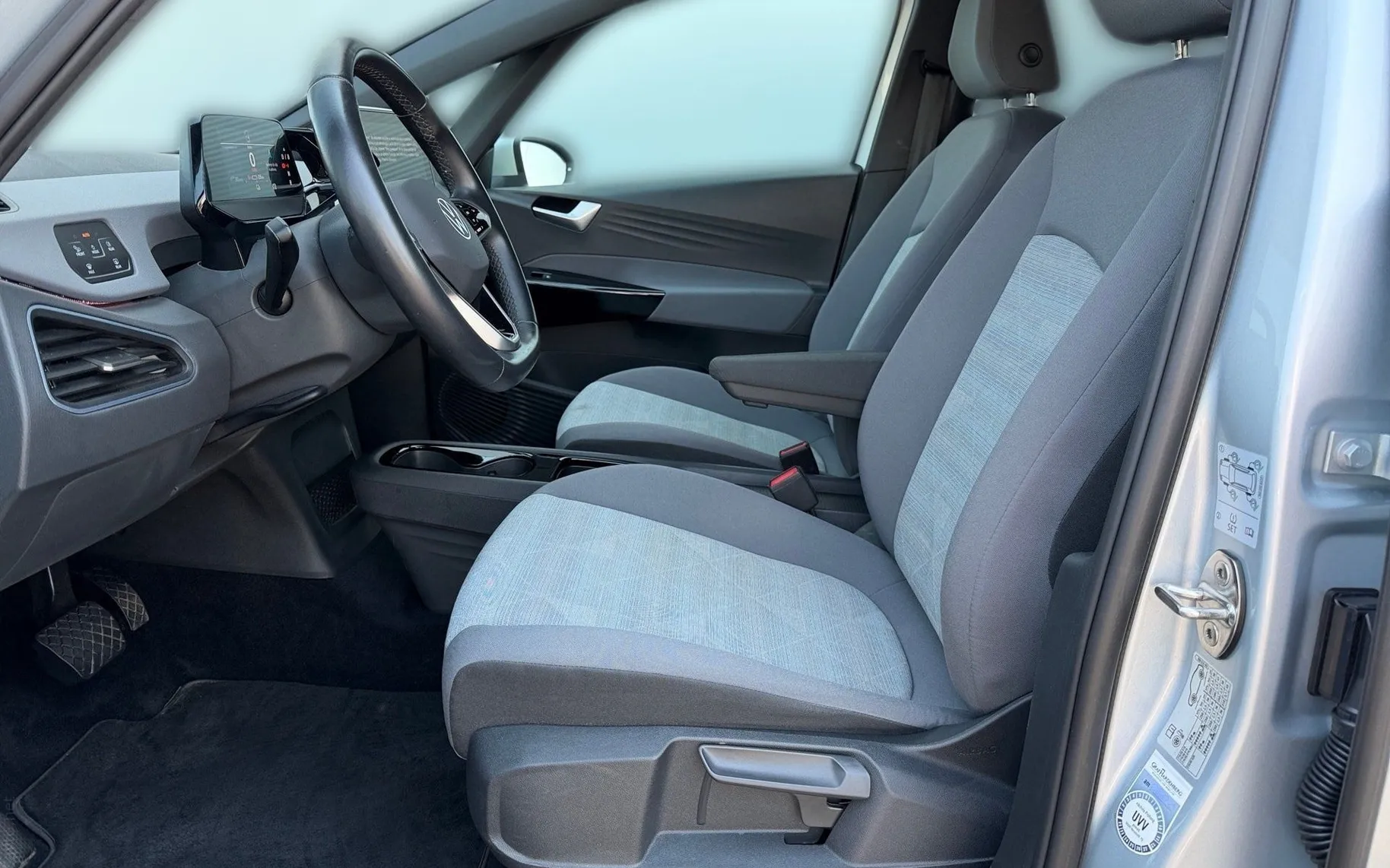 Notranja slika - Volkswagen ID.3 - PRO  58 kWh -IQ Light Gretje sedežev in volana-N.. - 7