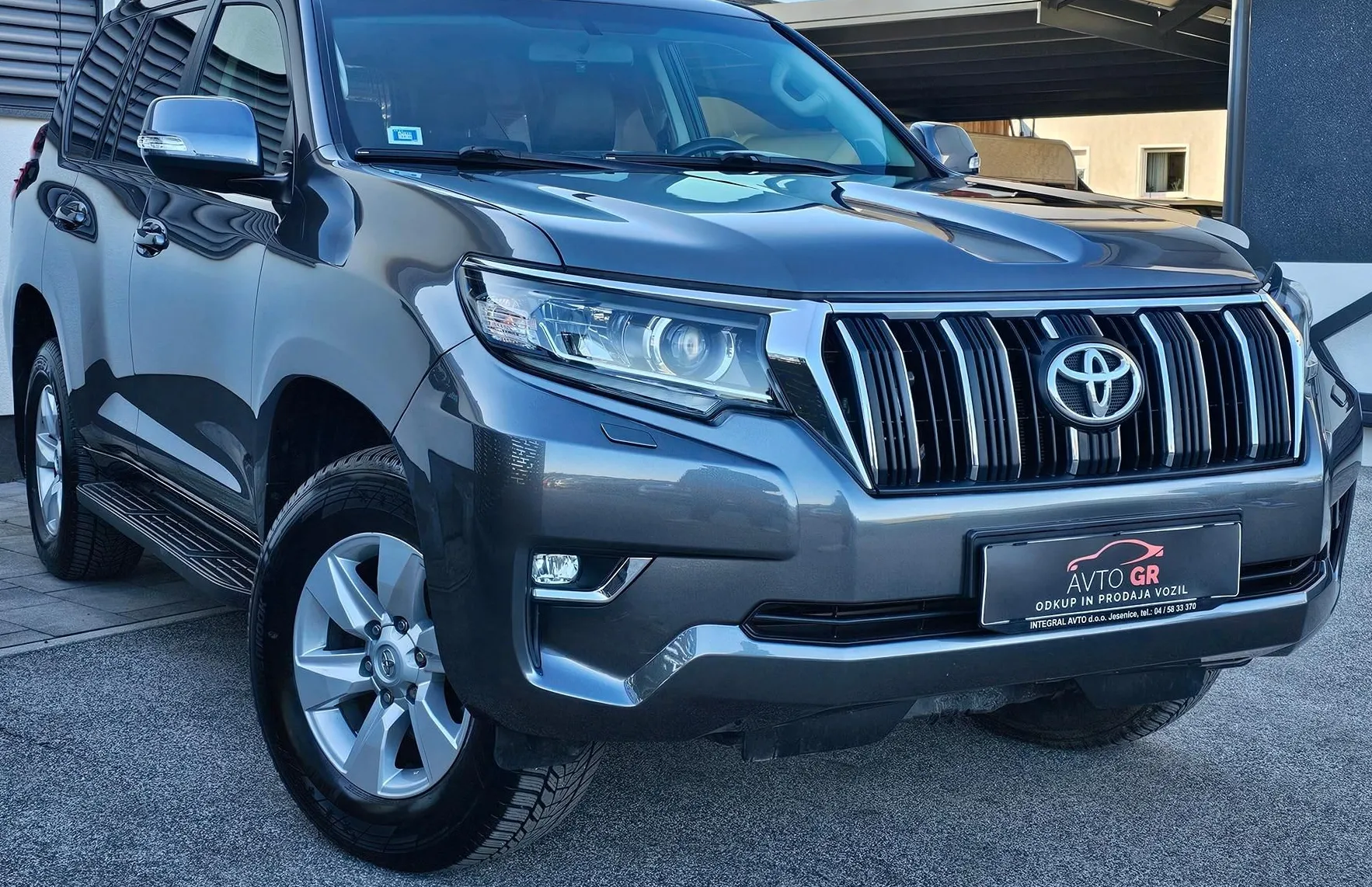 Zunanja slika - Toyota Land Cruiser - 2.8 D-4D AWD Premium-Le 165.000 km- EL.Sede  382 i-K - 11
