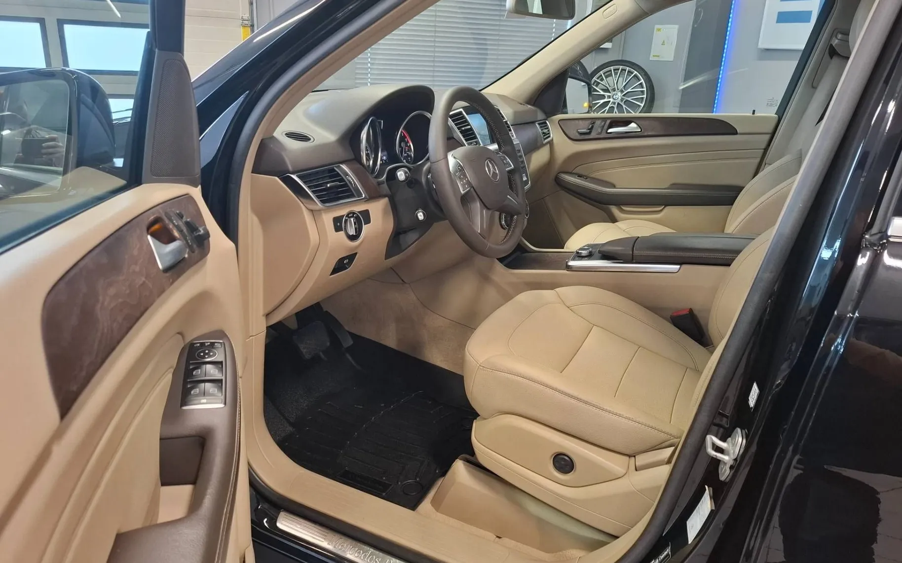 Zunanja slika - Mercedes-Benz ML-Razred - ML 250 BlueTEC 4MATIC ACC-STR.OKNO-NAVI-XENON-AL - 5