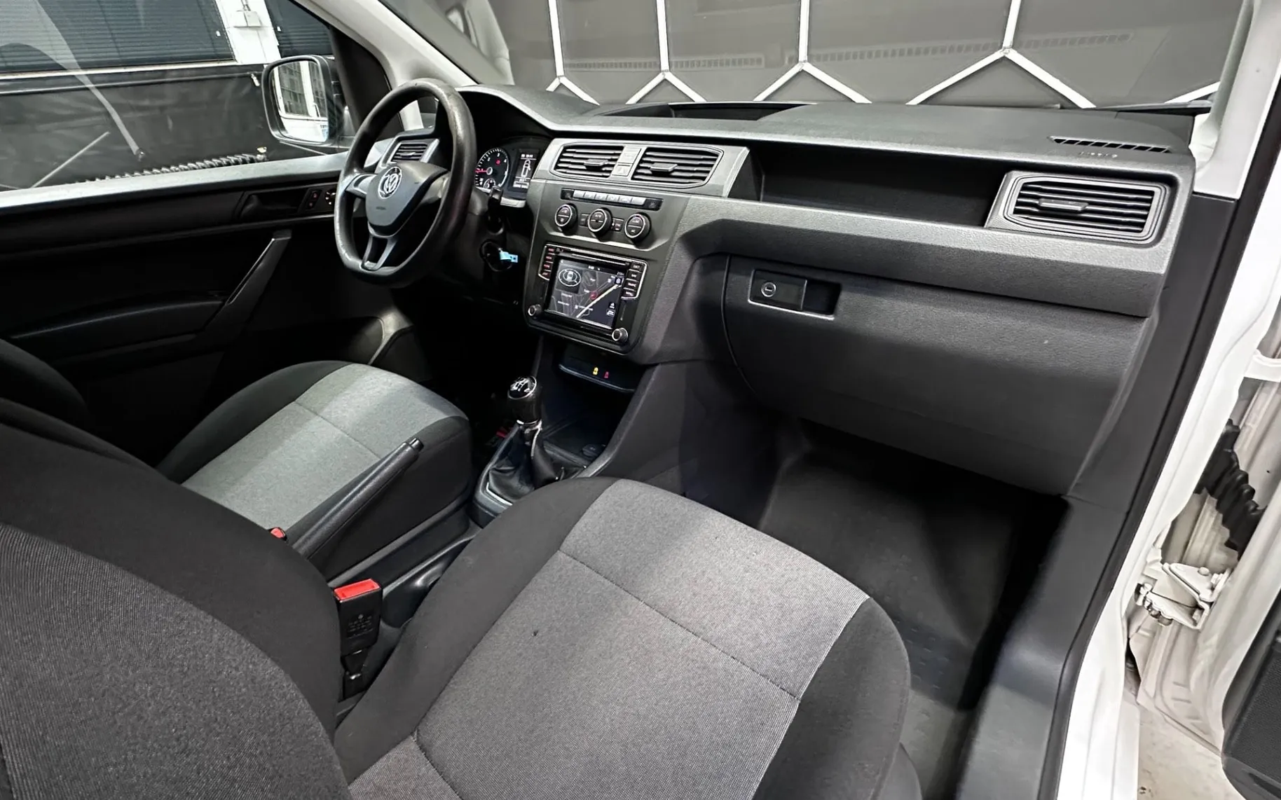 Notranja slika - Volkswagen Caddy - 4motion 2.0 TDI +STREŠNA LOPUTA+LED+V. NAVI+KLJUKA - 9