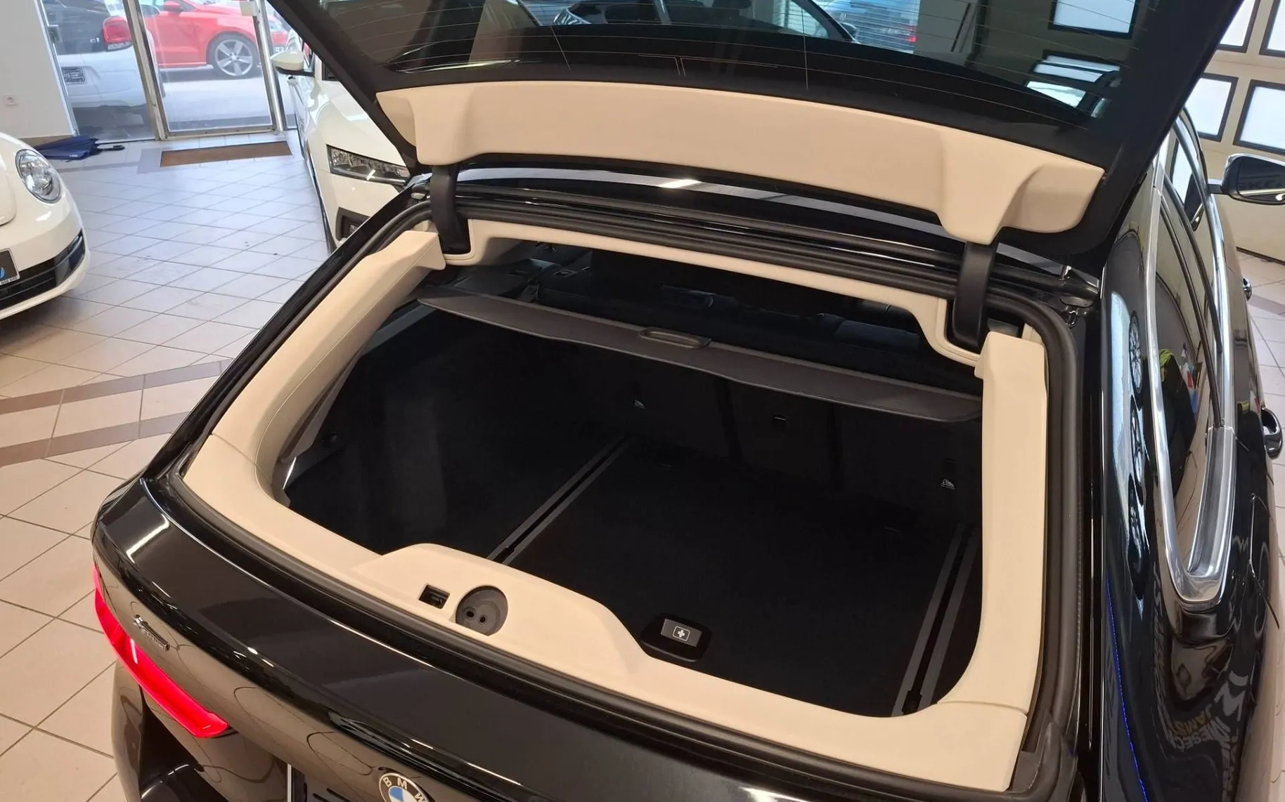Notranja slika - BMW serija 5 Touring: - 520d xDrive Touring Avt. VIRTUAL-LED-VELIKA NAVI- - 9